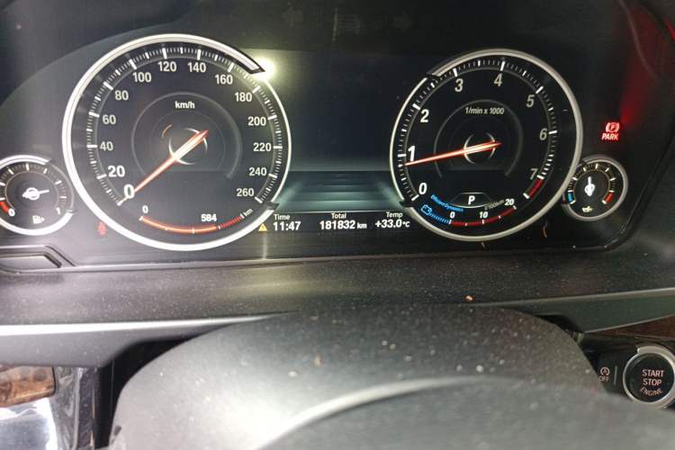 Used BMW X5 2017 xDrive28i Odometer Close Up