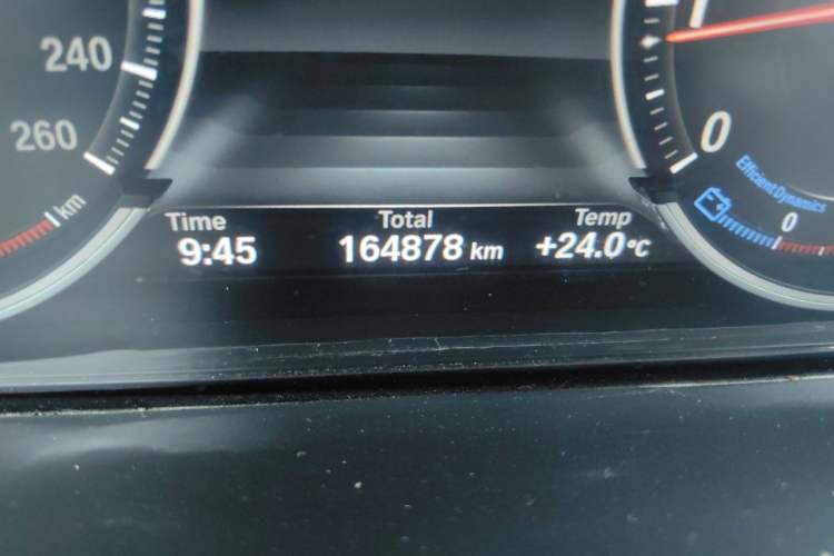 Used BMW X5 2017 xDrive28i Odometer Close Up