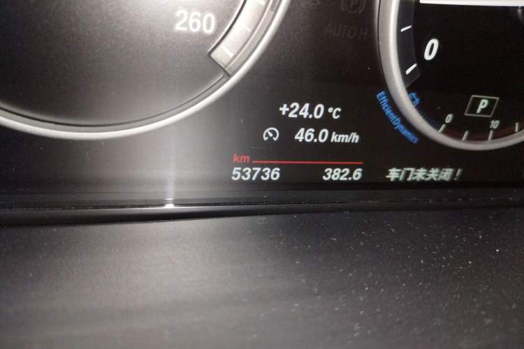 Used BMW X5 2017 xDrive28i Odometer Close Up