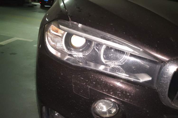 Used BMW X5 2017 xDrive28i Right Front Headlight