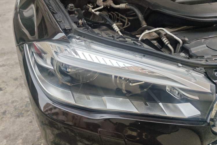Used BMW X5 2017 xDrive28i Right Front Headlight
