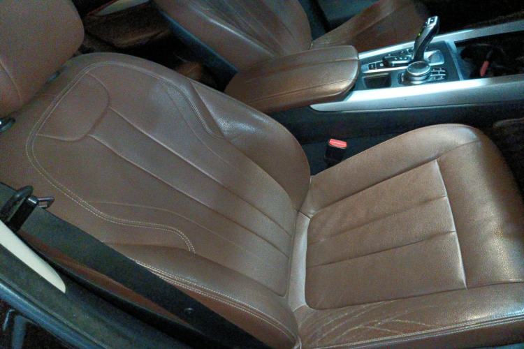 Used BMW X5 2017 xDrive35i Middle East Right Front Seat