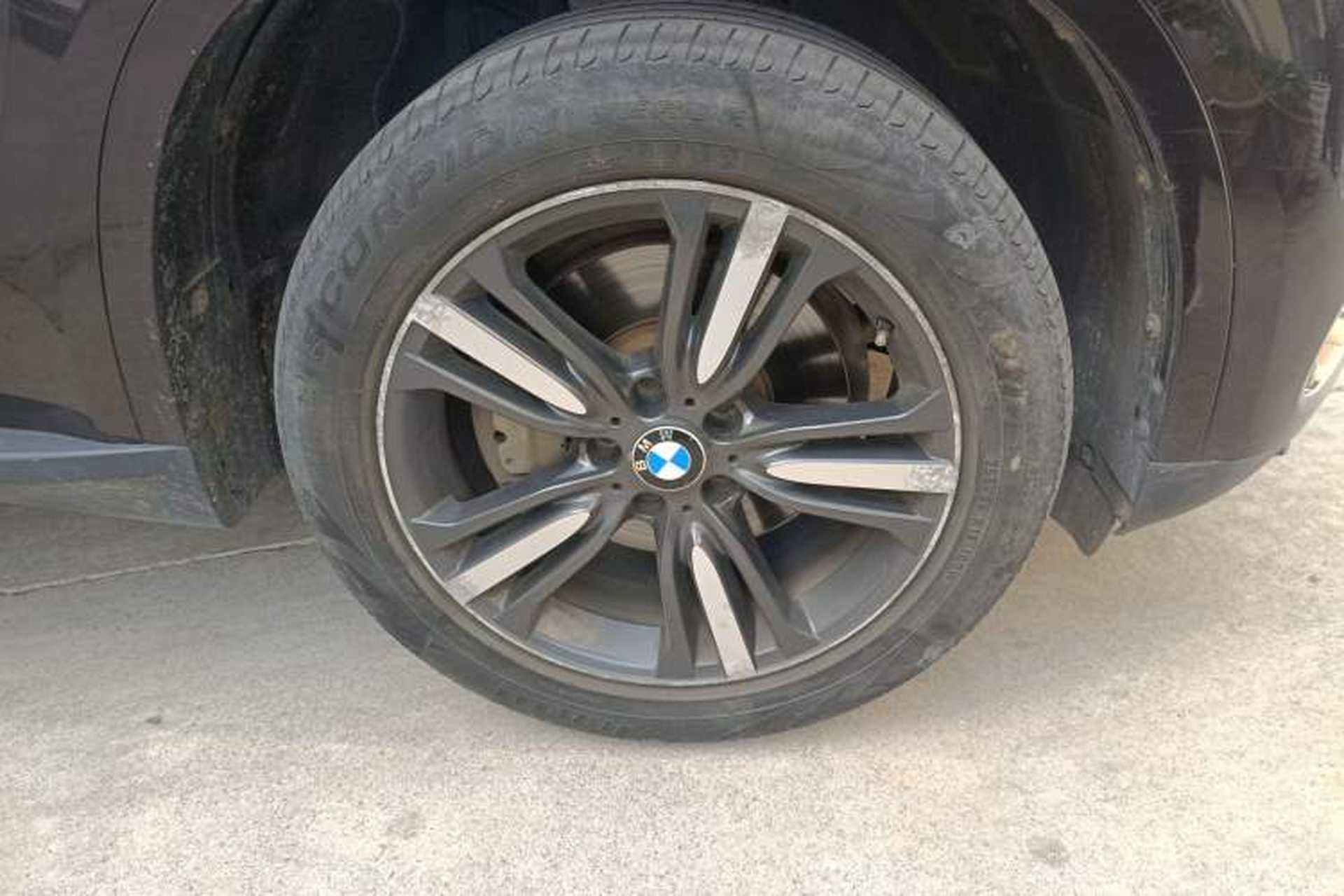 Used BMW X5 2017 xDrive35i Elegant Edition Right Front Wheel Hub