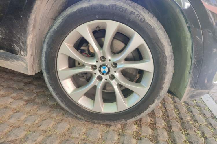 Used BMW X5 2017 xDrive28i Right Front Wheel Hub