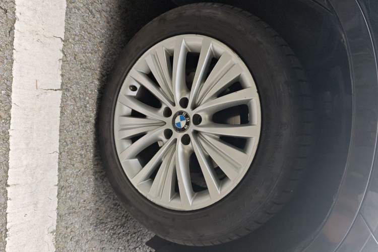 Used BMW X5 2017 xDrive28i Right Front Wheel Hub