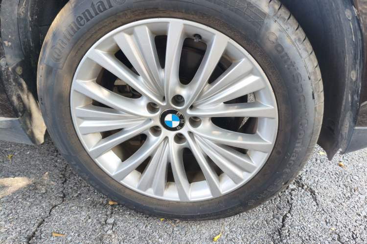 Used BMW X5 2017 xDrive28i Right Front Wheel Hub
