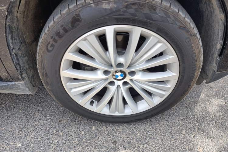 Used BMW X5 2017 xDrive28i Right Front Wheel Hub