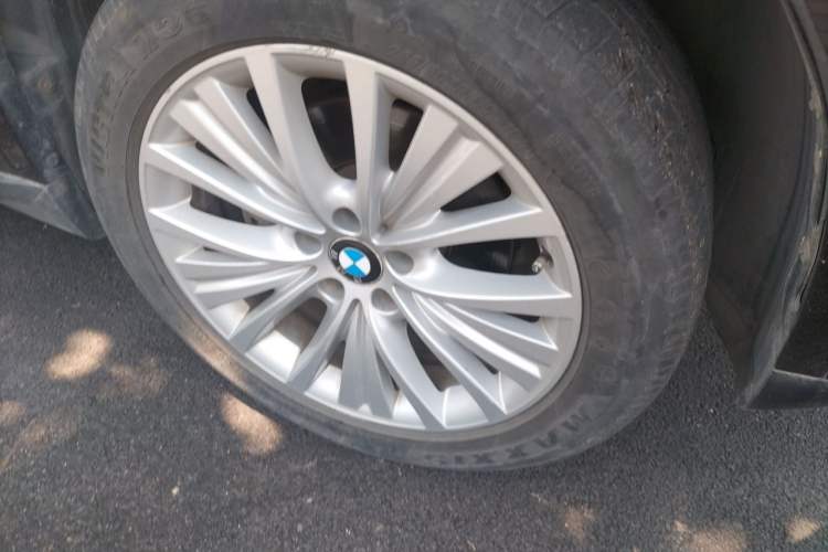 Used BMW X5 2017 xDrive28i Right Front Wheel Hub