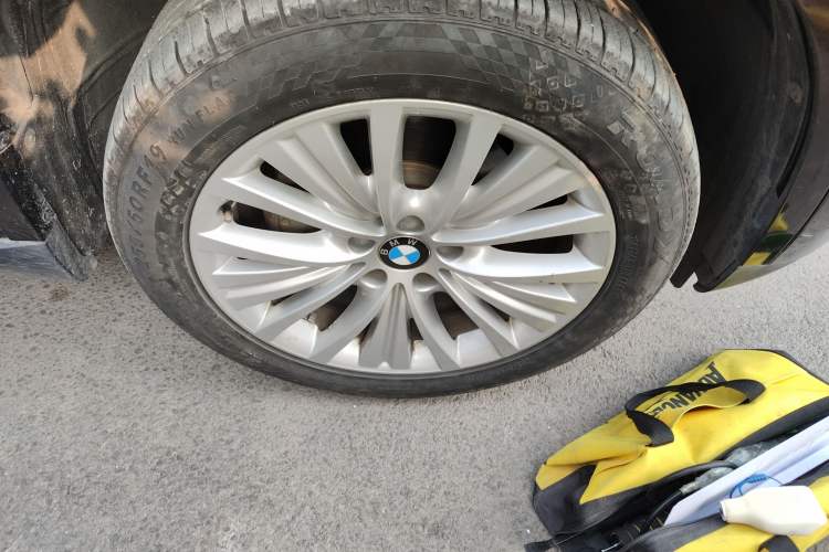 Used BMW X5 2017 xDrive28i Right Front Wheel Hub
