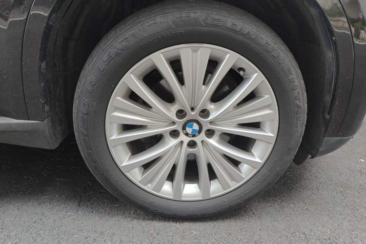 Used BMW X5 2017 xDrive28i Right Front Wheel Hub