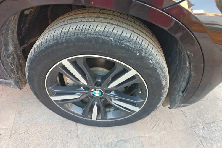 Used BMW X5 2017 xDrive35i Elegant Edition Right Front Wheel Hub
