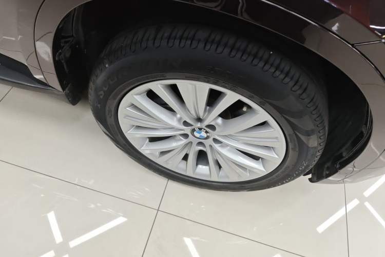 Used BMW X5 2017 xDrive28i Right Front Wheel Hub