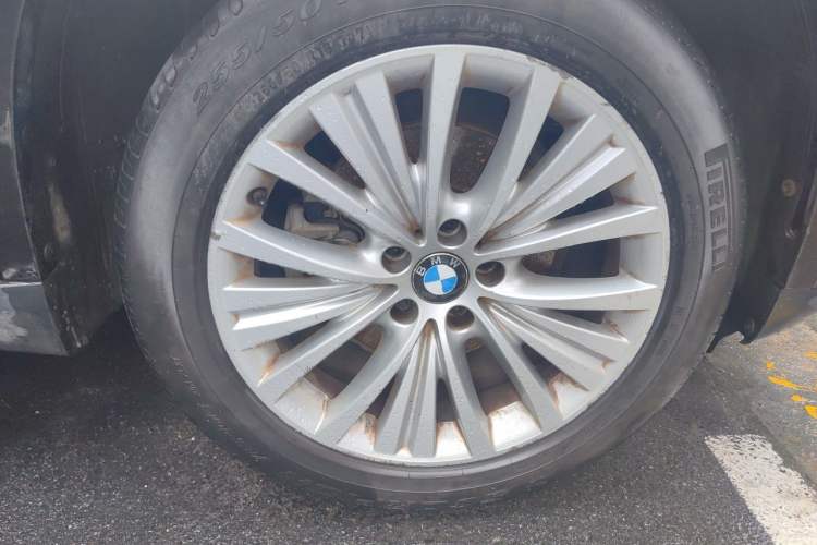 Used BMW X5 2017 xDrive28i Right Front Wheel Hub