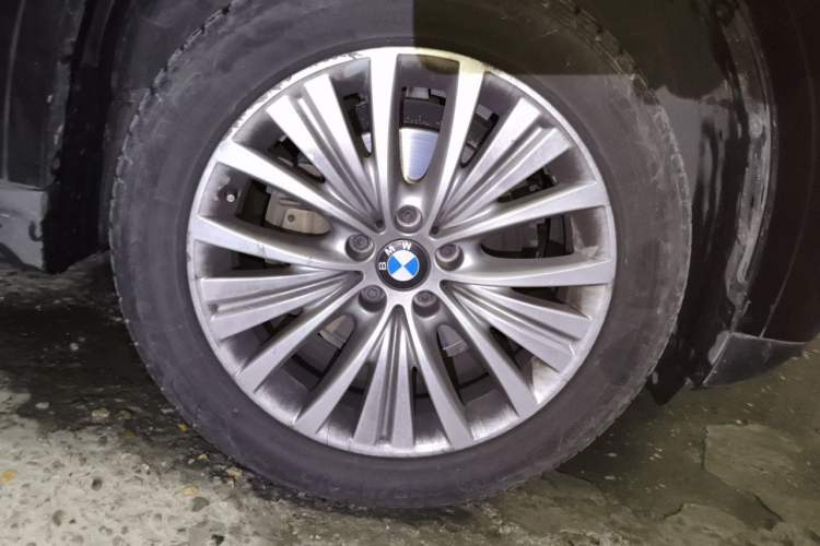 Used BMW X5 2017 xDrive28i Right Front Wheel Hub