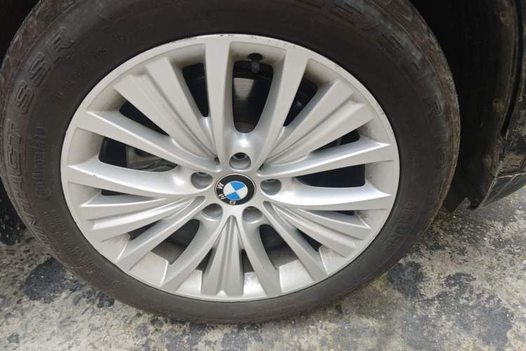 Used BMW X5 2017 xDrive28i Right Front Wheel Hub