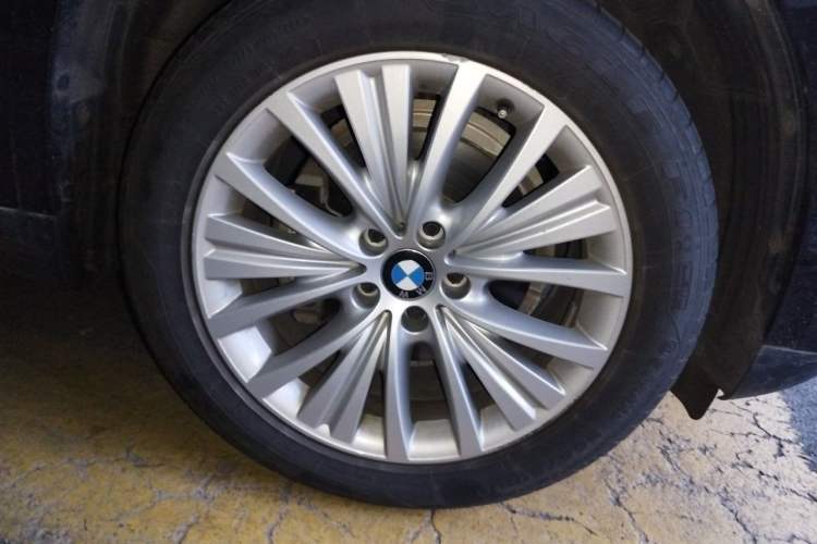 Used BMW X5 2017 xDrive28i Right Front Wheel Hub
