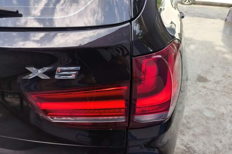 Used BMW X5 2017 xDrive35i Elegant Edition Right Rear Taillight