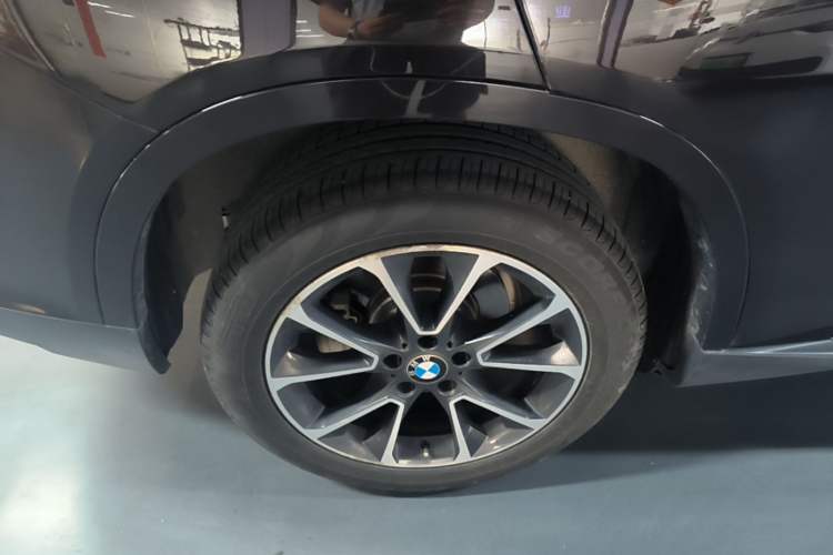 Used BMW X5 2017 xDrive35i Elegant Edition Right Rear Wheel Hub