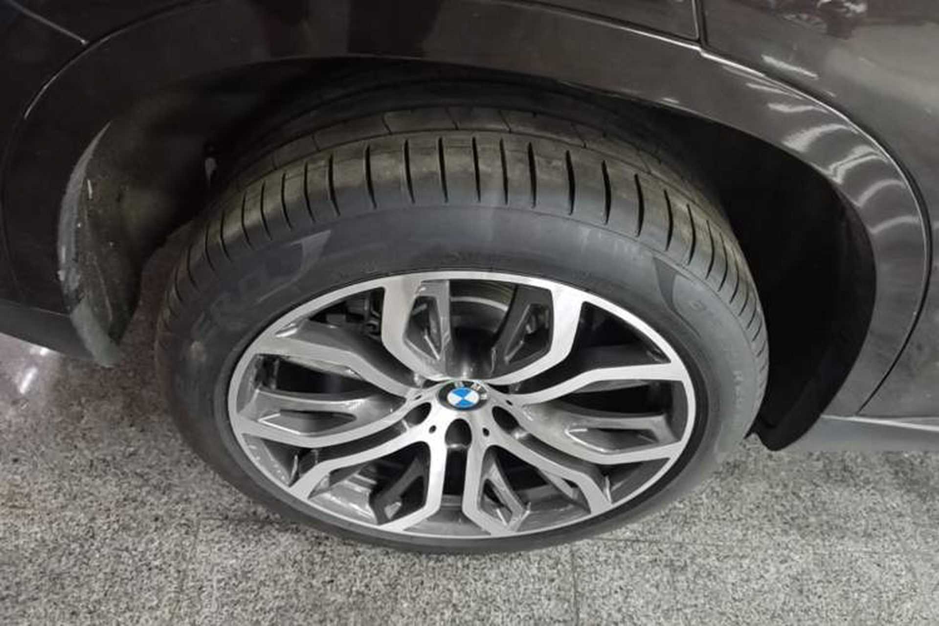 Used BMW X5 2017 xDrive28i Right Rear Wheel Hub