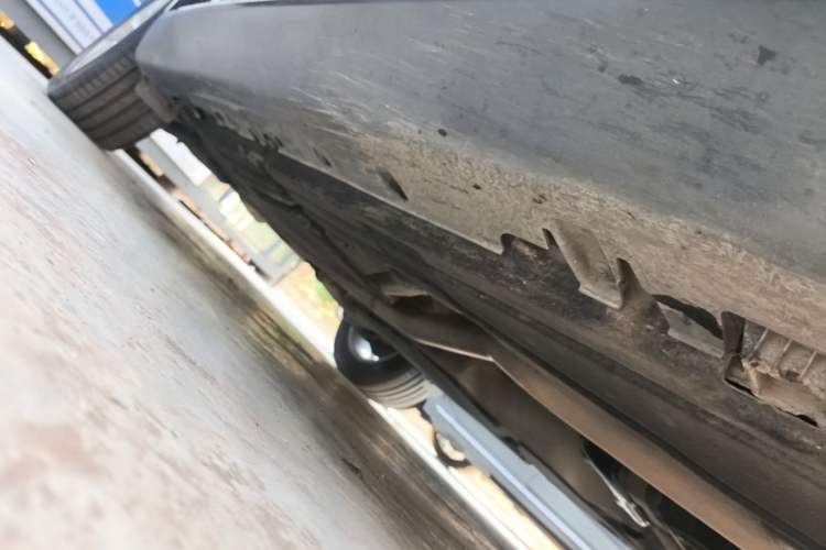 Used BMW X5 2017 xDrive35i Elegant Edition Right Side Sill