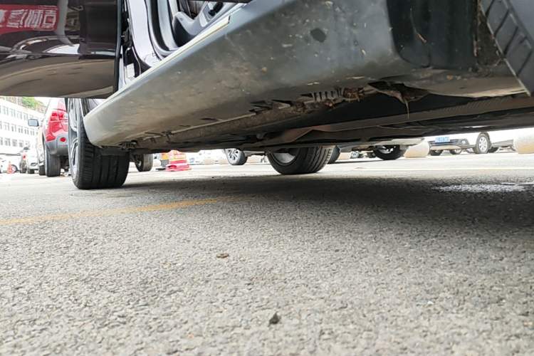 Used BMW X5 2017 xDrive35i Elegant Edition Right Side Sill