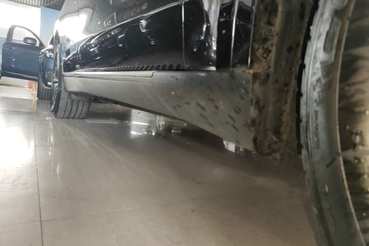Used BMW X5 2017 xDrive35i Elegant Edition Right Side Sill