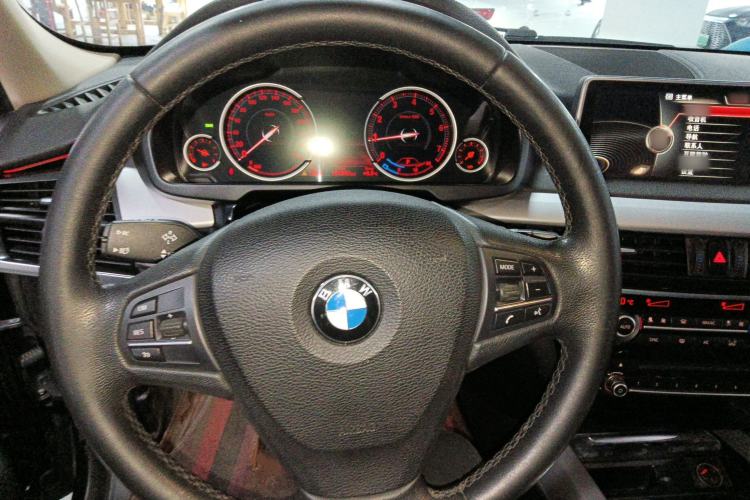 Used BMW X5 2017 xDrive35i Middle East Steering Wheel