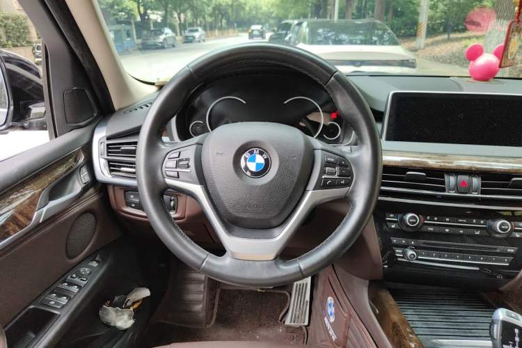 Used BMW X5 2017 xDrive35i Elegant Edition Steering Wheel