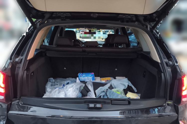 Used BMW X5 2017 xDrive35i Elegant Edition Trunk