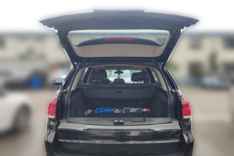 Used BMW X5 2017 xDrive28i Trunk