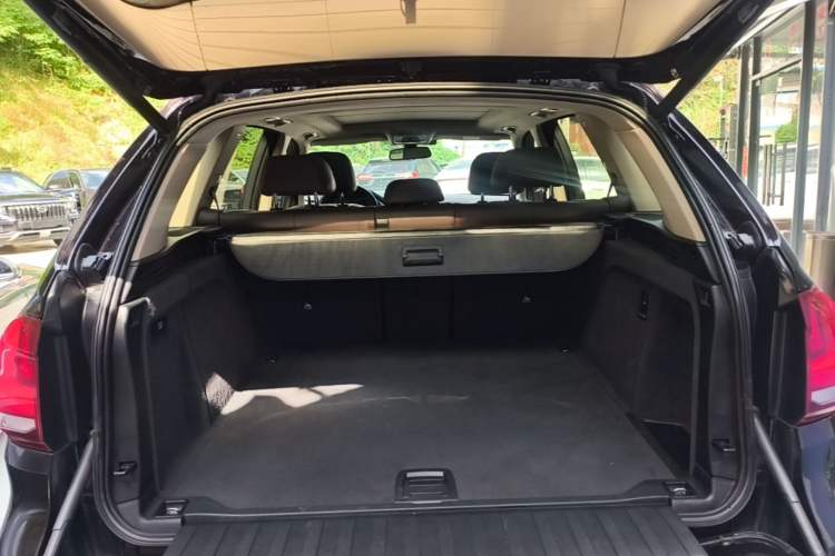 Used BMW X5 2017 xDrive35i Elegant Edition Trunk