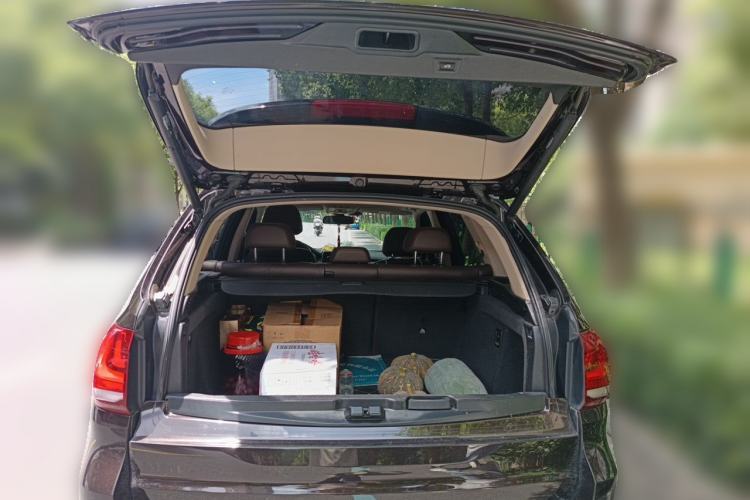 Used BMW X5 2017 xDrive28i Trunk