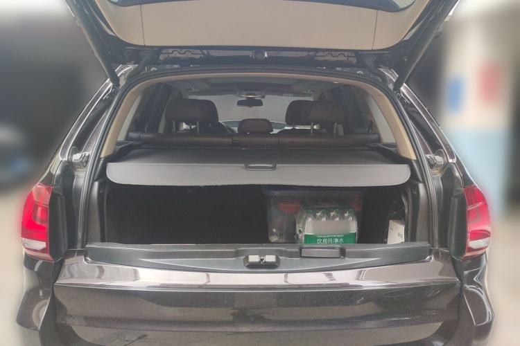 Used BMW X5 2017 xDrive28i Trunk