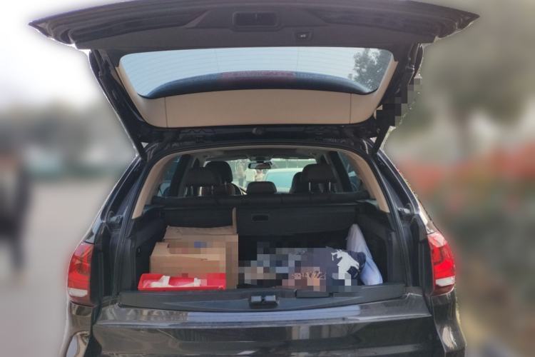 Used BMW X5 2017 xDrive28i Trunk