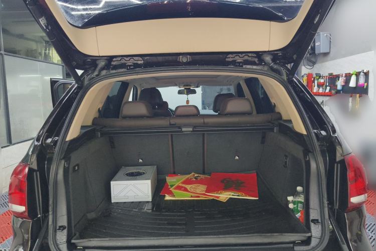 Used BMW X5 2017 xDrive28i Trunk
