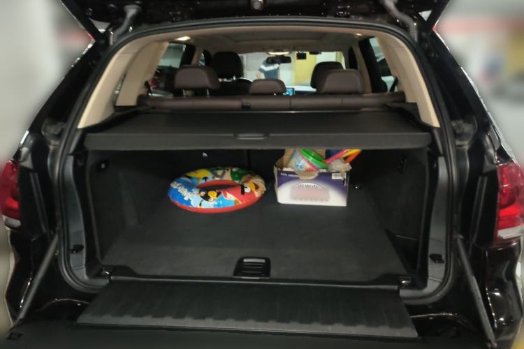 Used BMW X5 2017 xDrive35i Elegant Edition Trunk