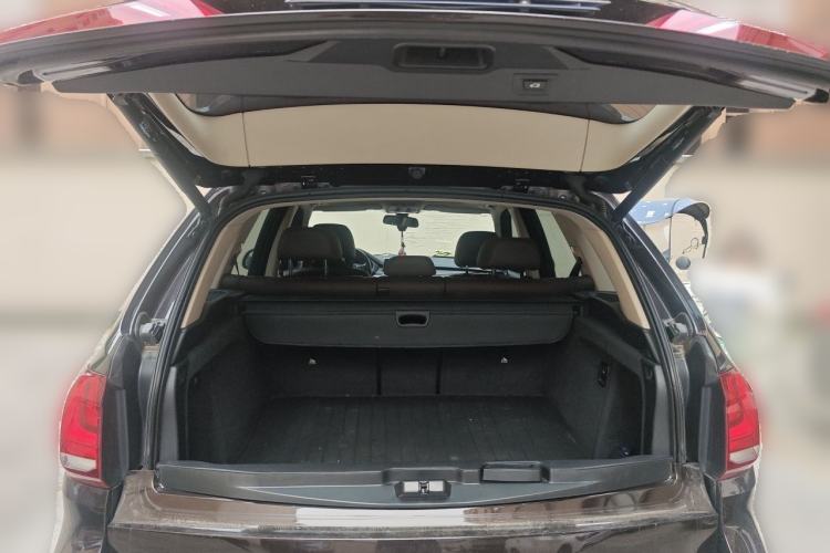 Used BMW X5 2017 xDrive28i Trunk