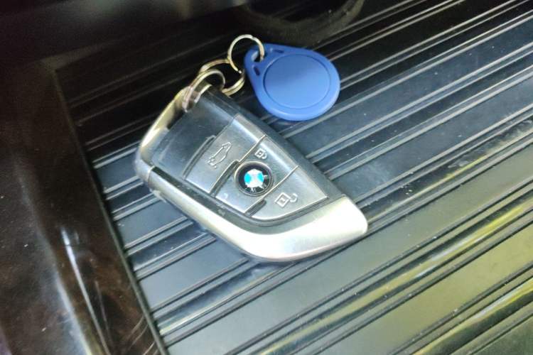 Used BMW X5 2017 xDrive28i Vehicle Key