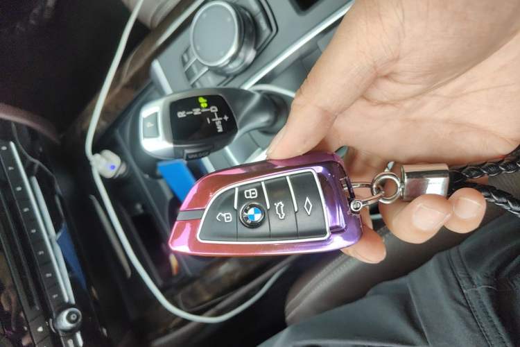 Used BMW X5 2017 xDrive28i Vehicle Key