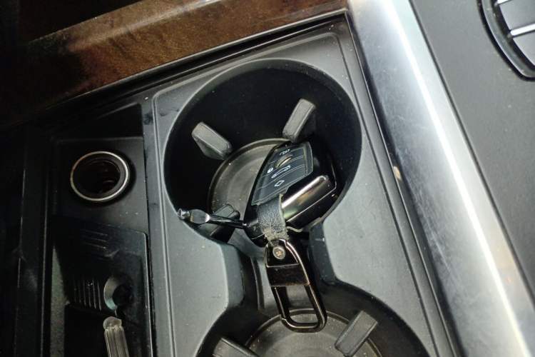 Used BMW X5 2017 xDrive28i Vehicle Key