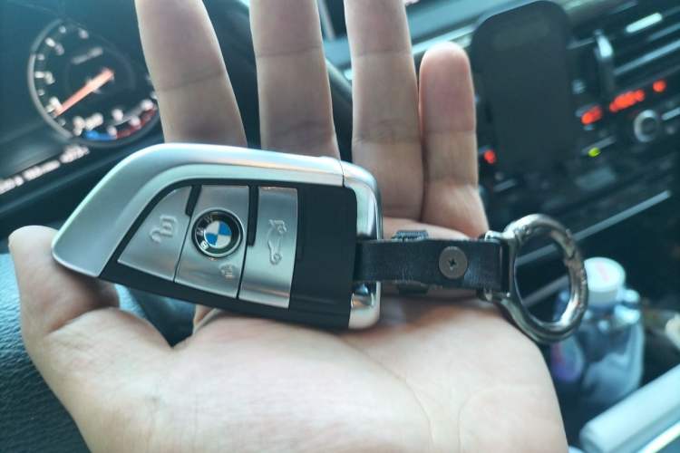 Used BMW X5 2017 xDrive28i Vehicle Key