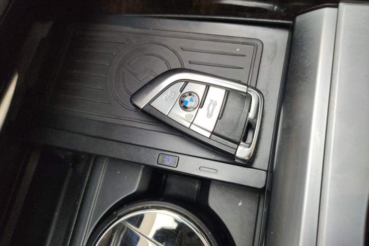 Used BMW X5 2017 xDrive28i Vehicle Key