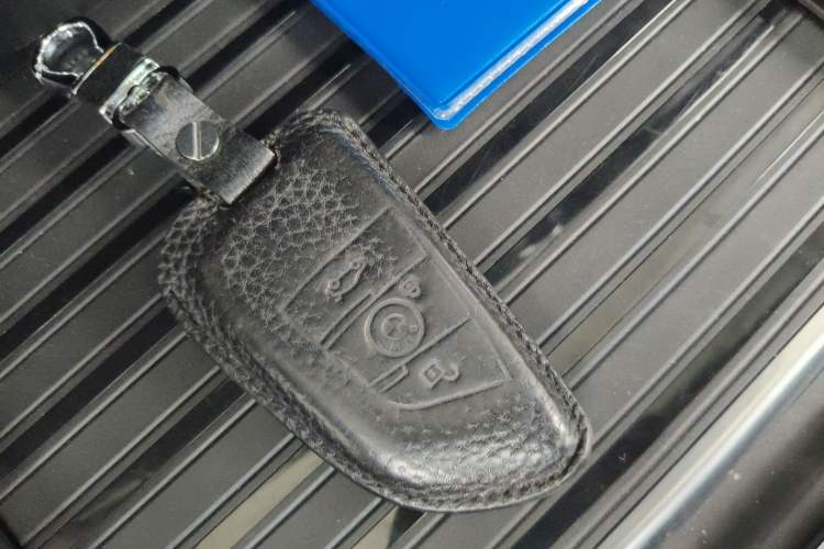 Used BMW X5 2017 xDrive28i Vehicle Key