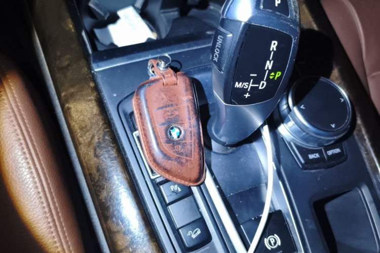 Used BMW X5 2017 xDrive28i Vehicle Key