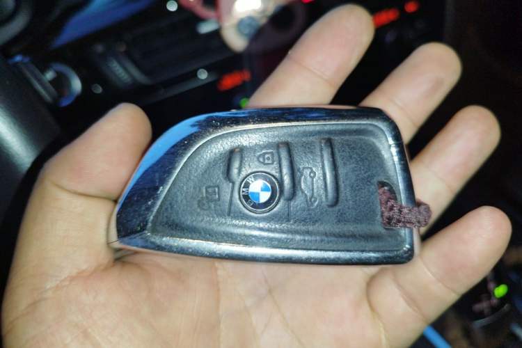 Used BMW X5 2017 xDrive28i Vehicle Key