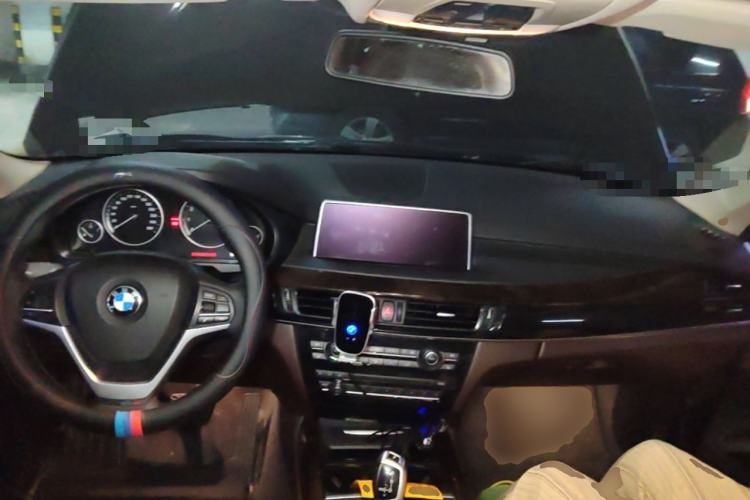Used BMW X5 2017 xDrive28i Center Console