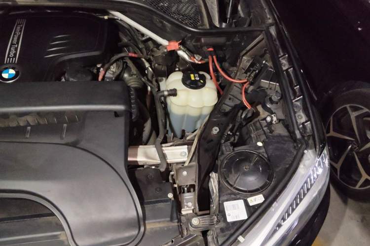 Used BMW X5 2017 xDrive28i Engine Bay Left