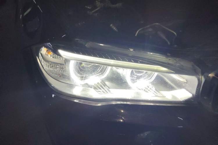 Used BMW X5 2017 xDrive28i Right Front Headlight