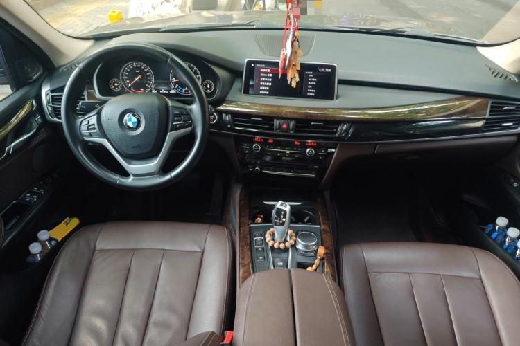 Used BMW X5 2017 xDrive28i Center Console