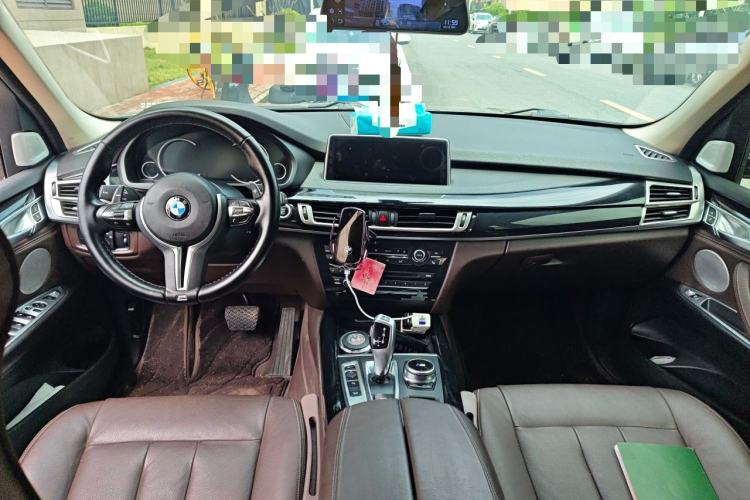 Used BMW X5 2017 xDrive28i Center Console